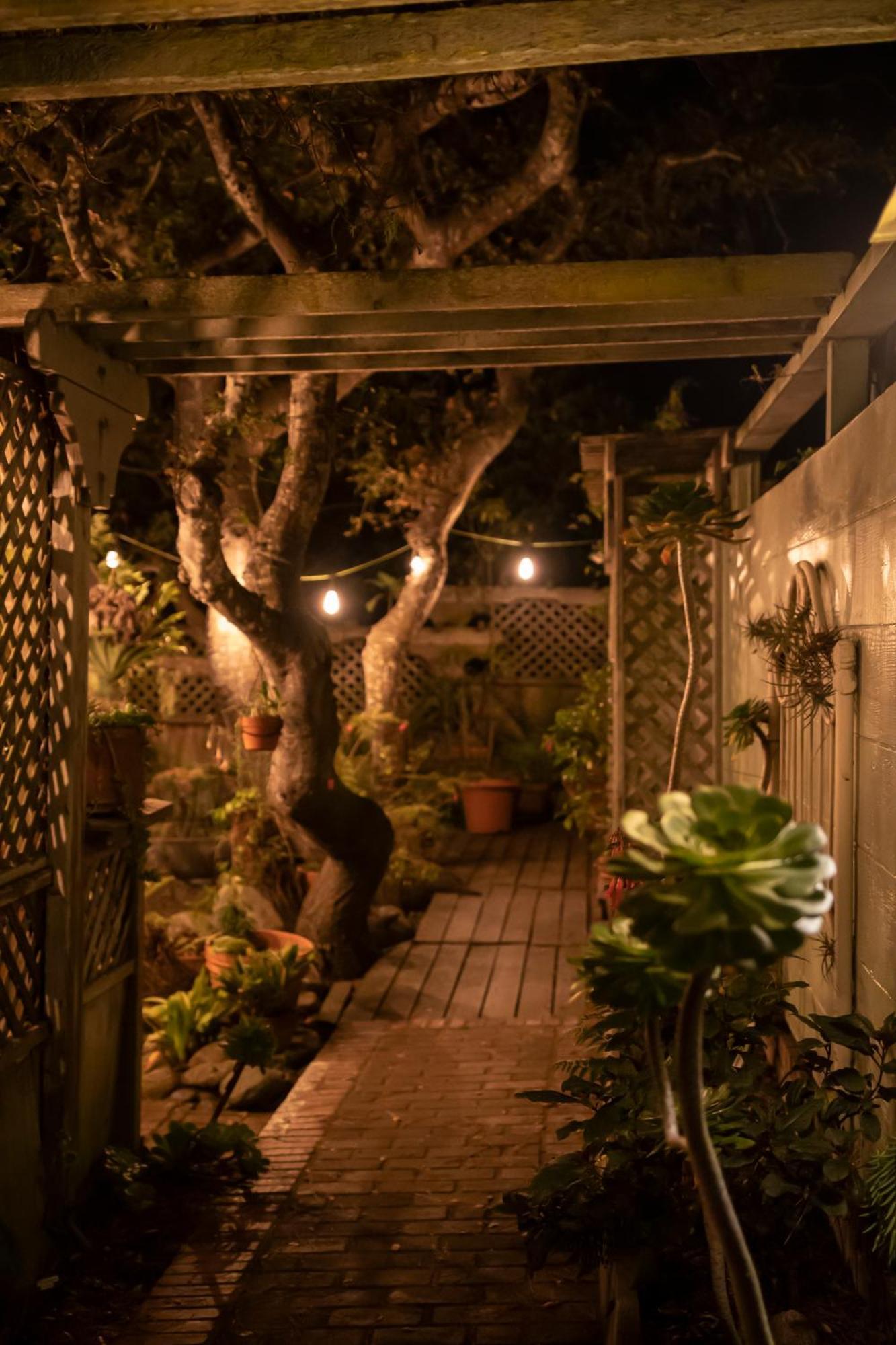 Carmel Garden Inn Luaran gambar