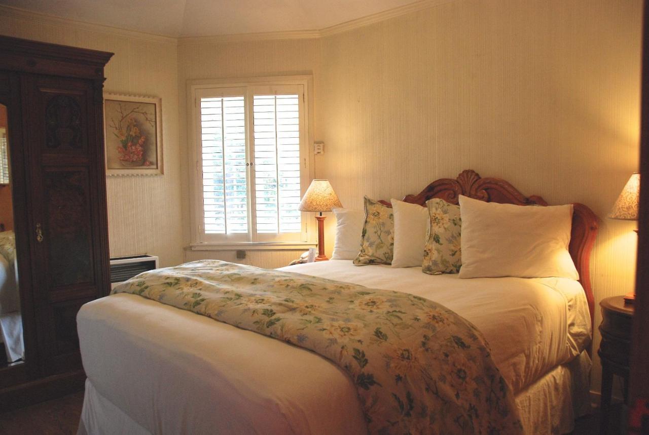 Carmel Garden Inn Bilik gambar